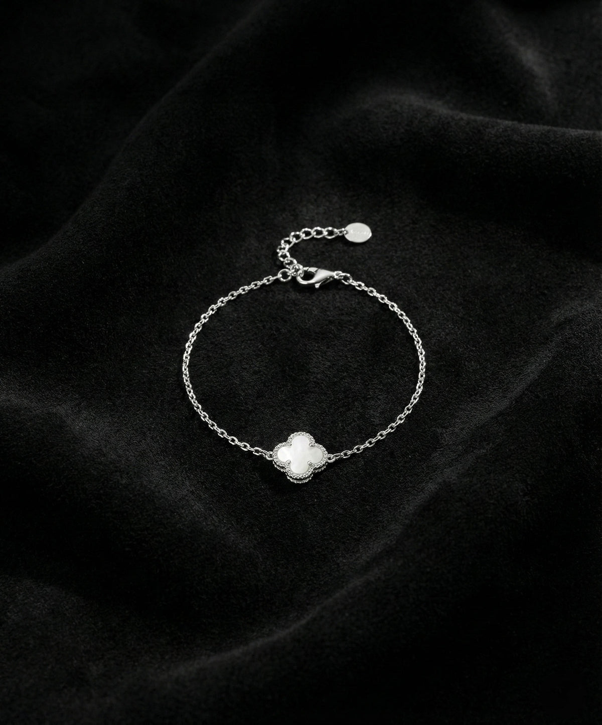 White Mother of Pearl Single Clover Bracelet in 925 sterling silver - view 2