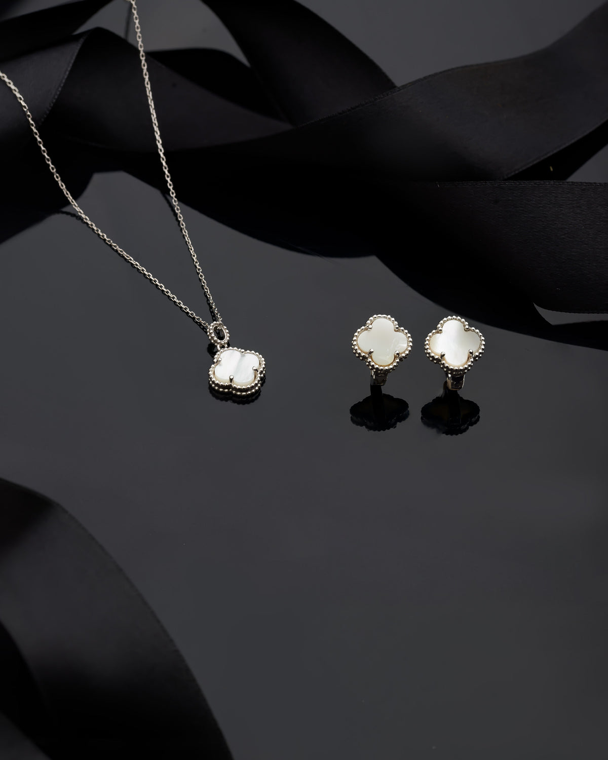 White Mother of Pearl Necklace Earrings Set in 925 sterling silver - view 3