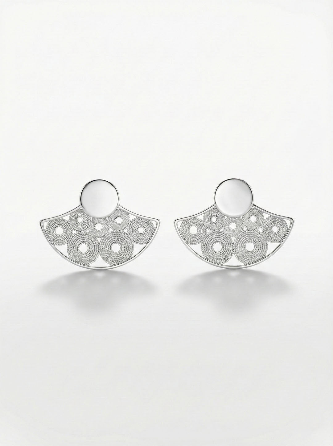 Handmade Filigree Round Patterned Fan Stud Earrings Silver