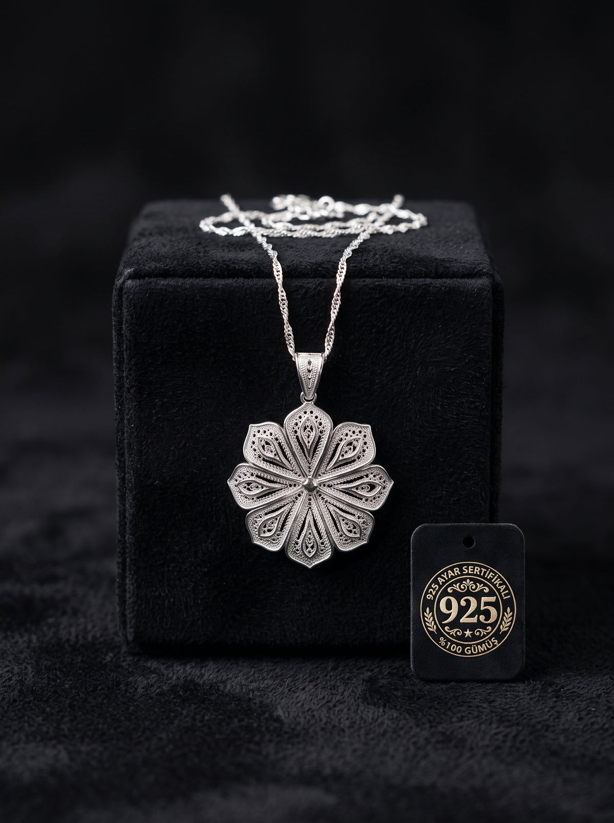 925 Sterling Silver Filigree Anemone Medallion Necklace