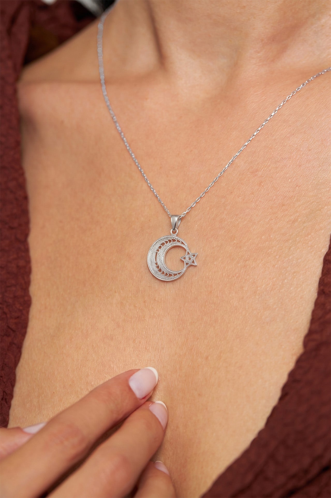 925 Sterling Silver Traditional Filigree Handcrafted Crescent & Star Pendant Necklace (17x19mm)