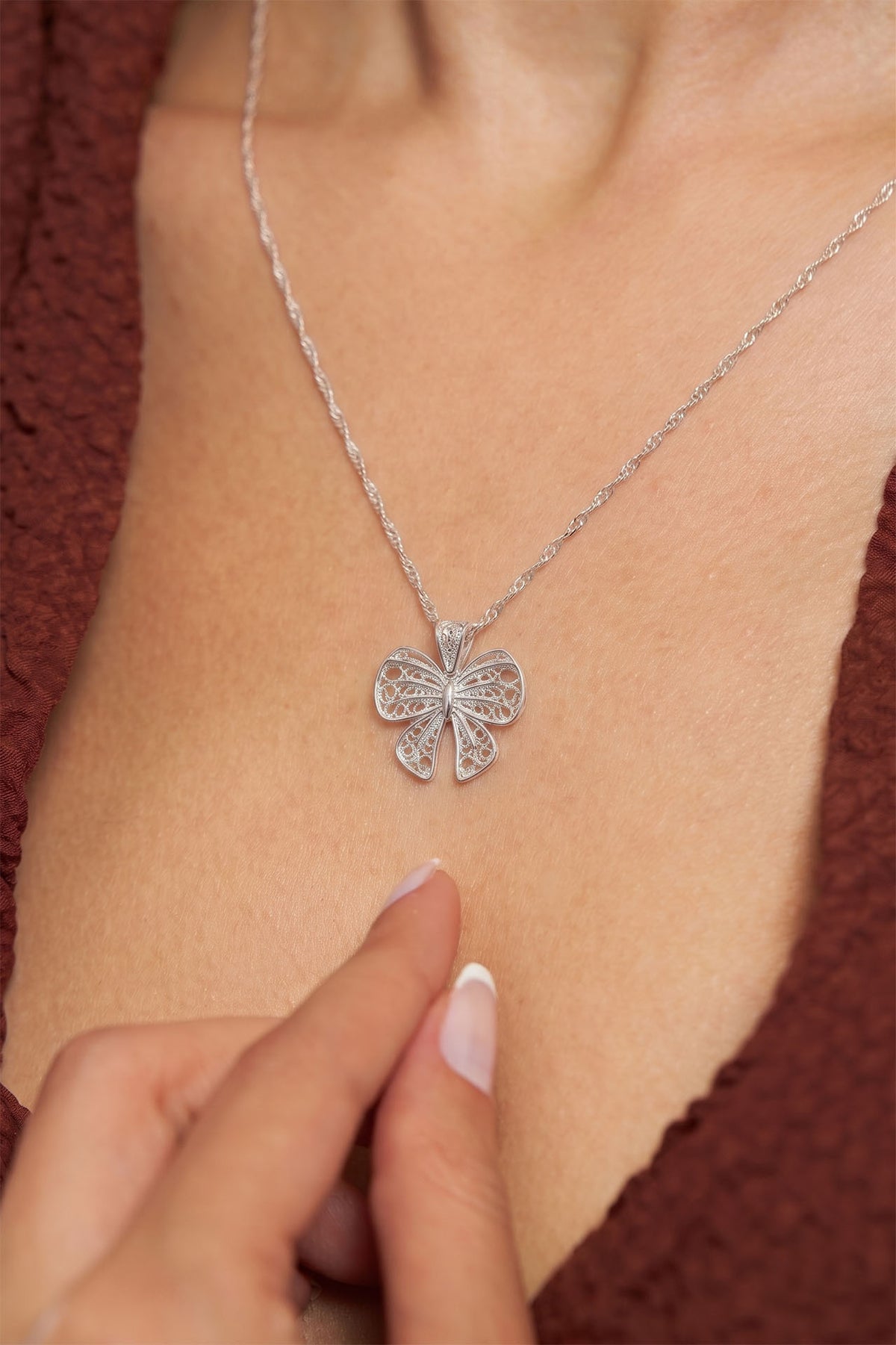 925 Sterling Silver Ribbon Filigree Necklace