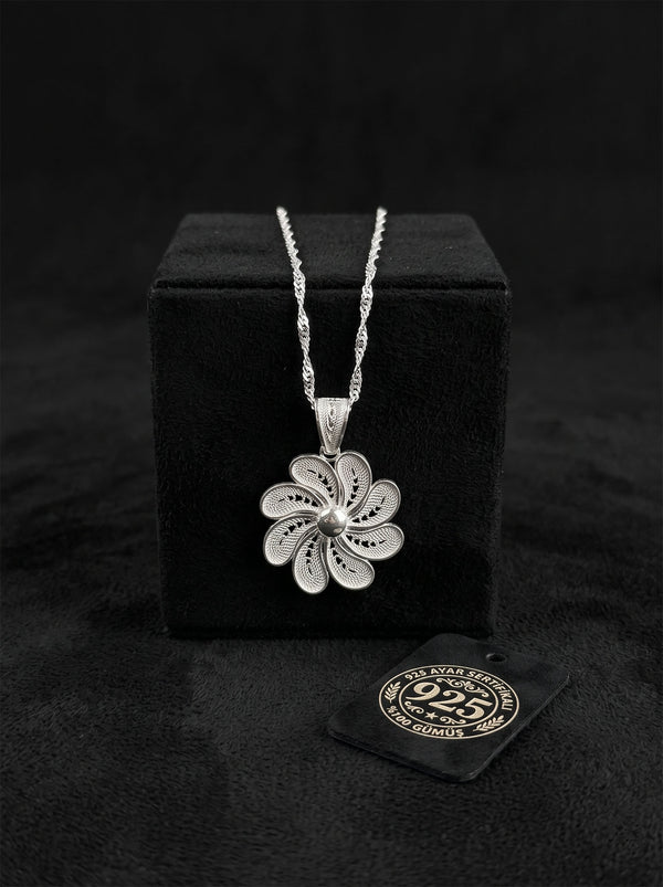925 Sterling Silver Filigree Wind Rose Medallion Necklace