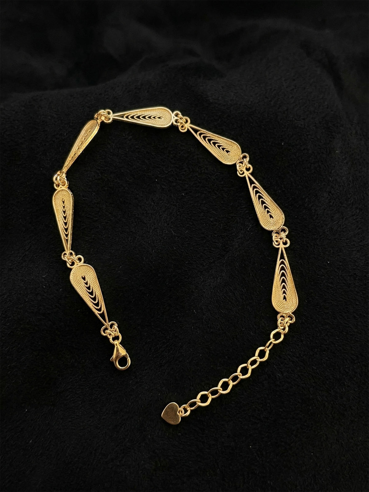 Gold Teardrop Filigree Link Bracelet in 925 sterling silver - view 3