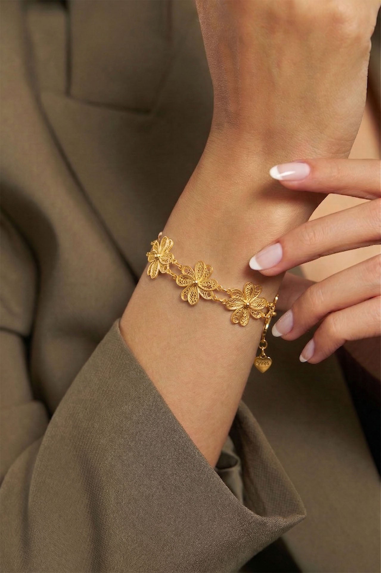 Traditional Filigree Handmade Four Leaf Clover Cuff Bracelet Gold Plated Silver
