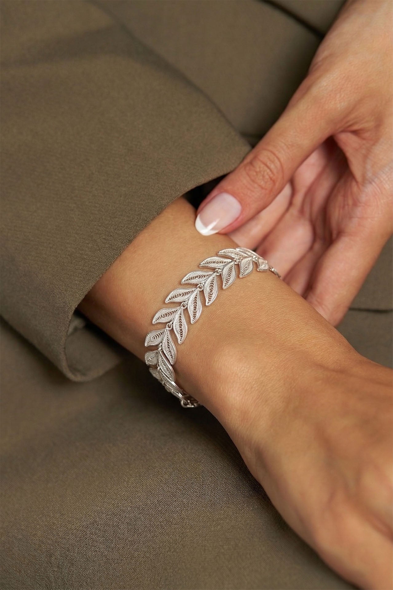 Traditional Filigree Handmade Herringbone Motif Wave Bracelet Silver