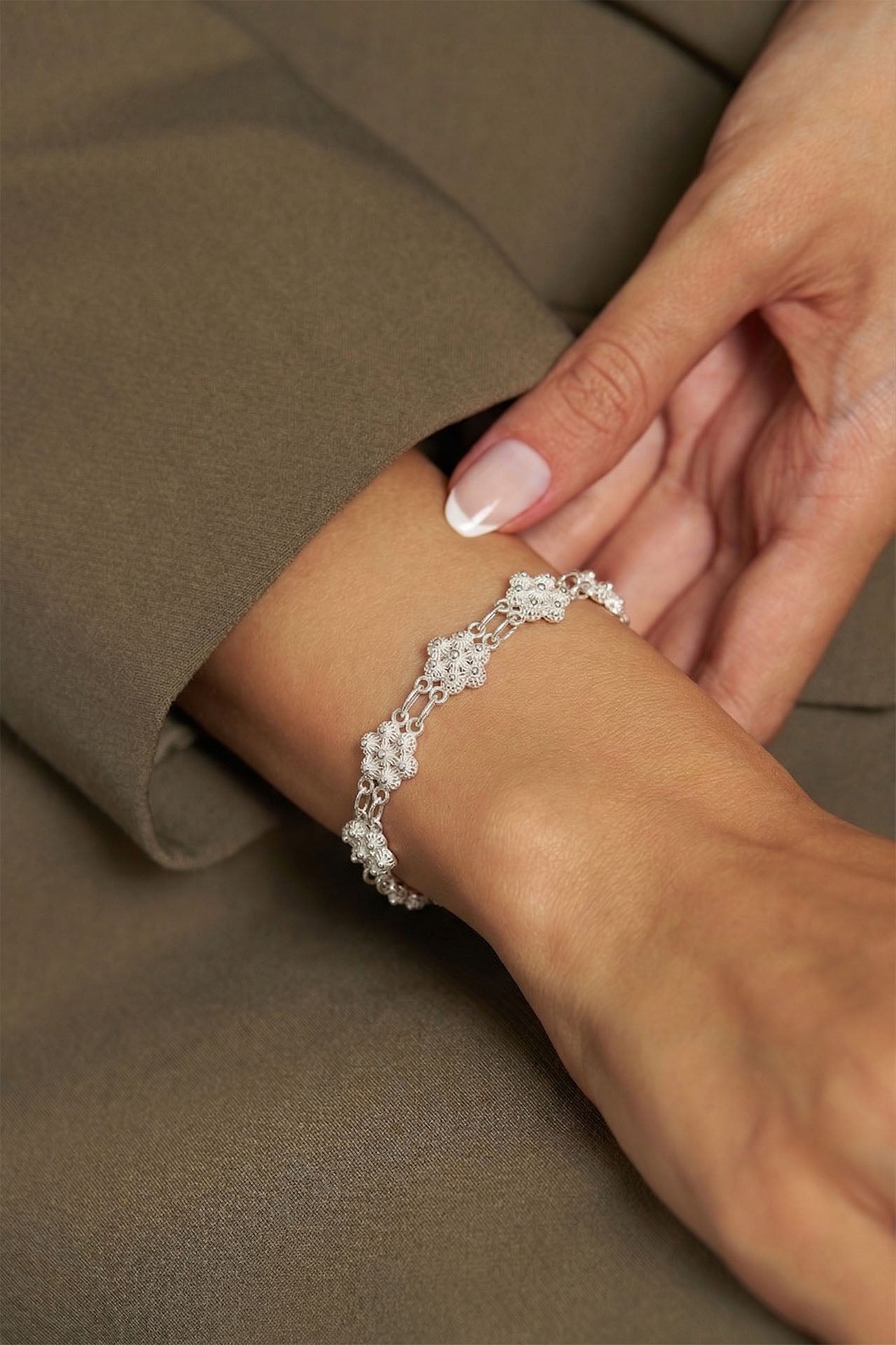 Traditional Filigree Handmade Midyat Heritage Flower Minimalist Bracelet Silver