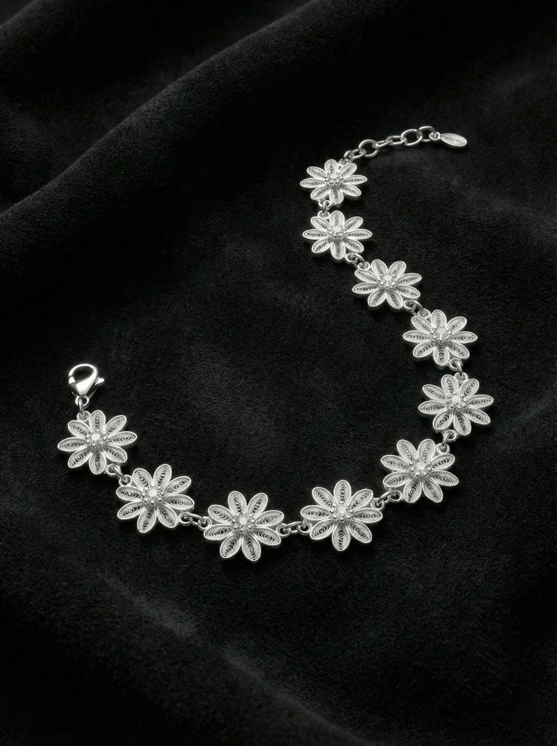 925 Sterling Silver Traditional Filigree Daisy Motif Adjustable Bracelet