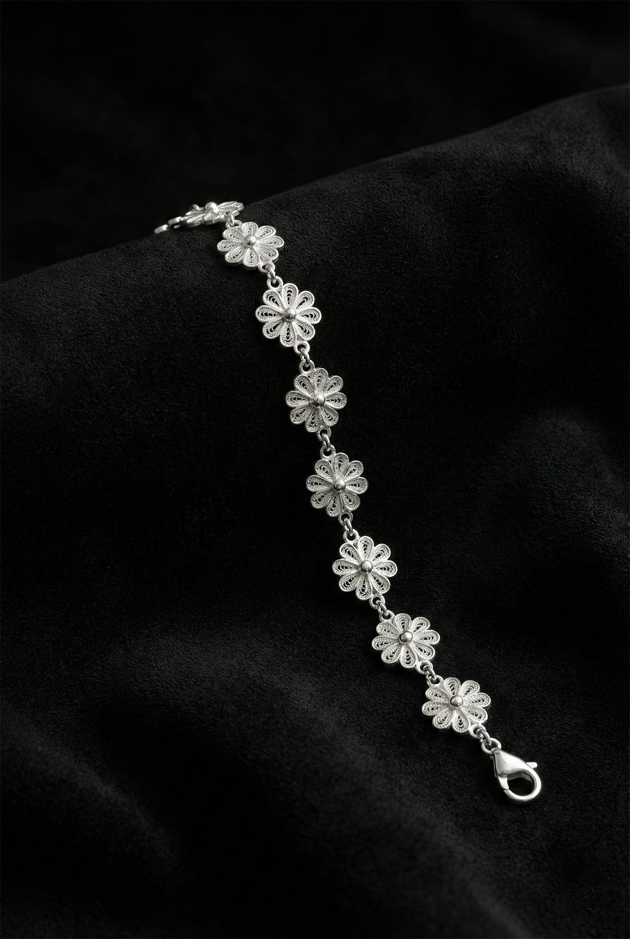 Traditional Filigree Handmade Daisy Motif Elegant Bracelet Silver