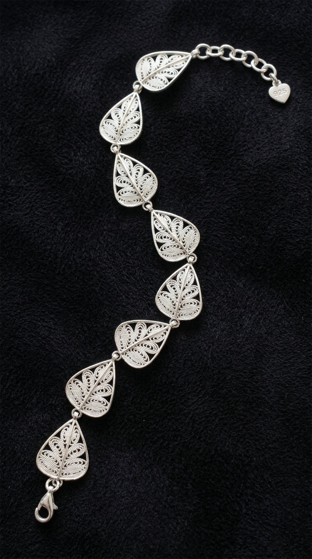 Traditional Filigree Leaf Pattern Bracelet in 925 sterling silver - view 3