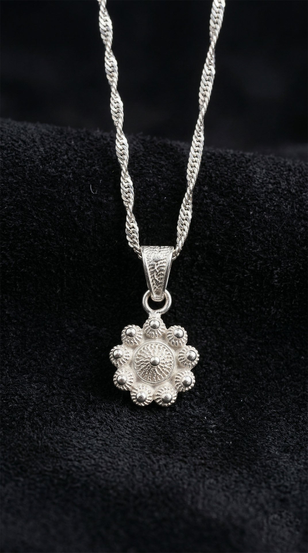 Traditional Filigree Midyat Heritage Flower Necklace Silver – Small