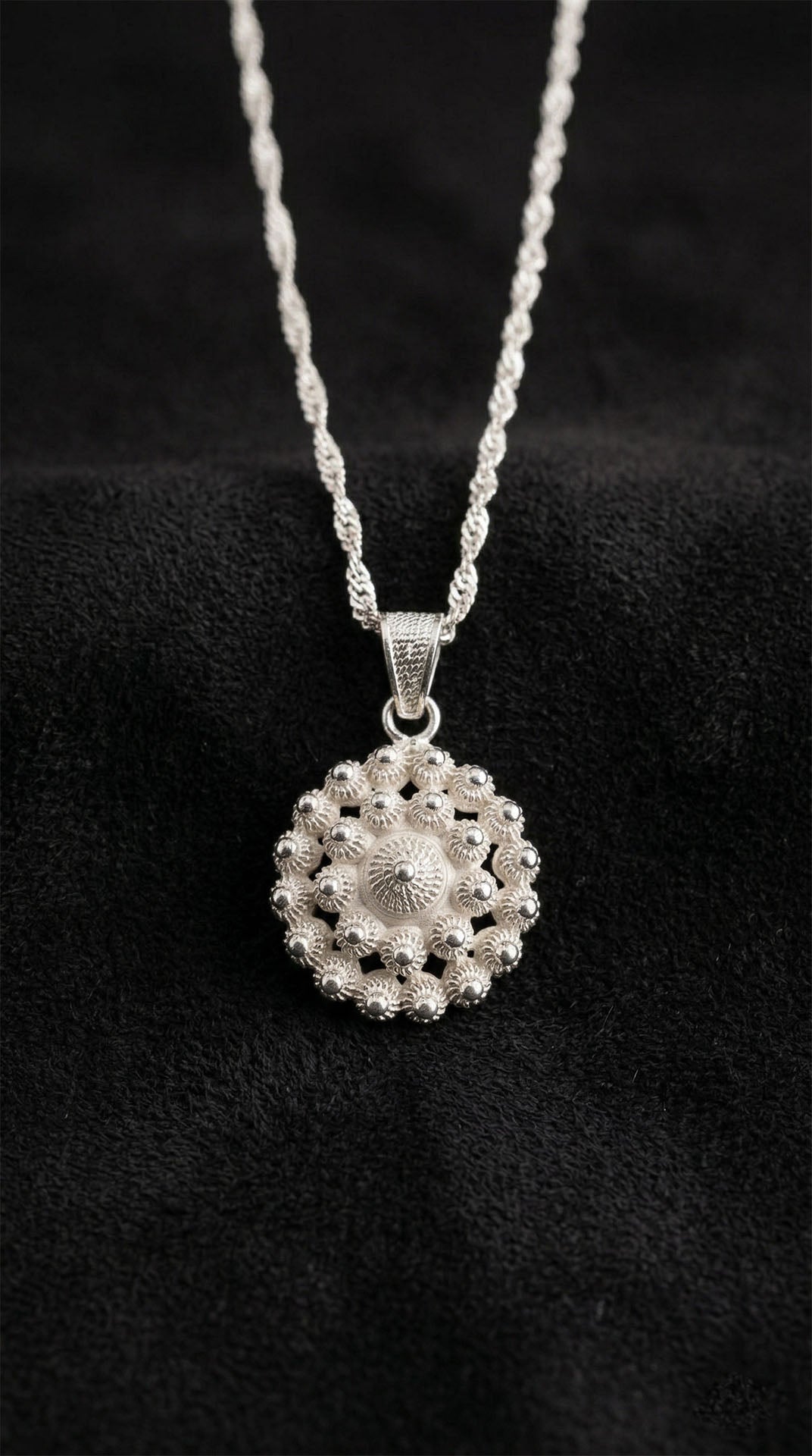 Traditional Filigree Midyat Heritage Flower Necklace Silver – Medium