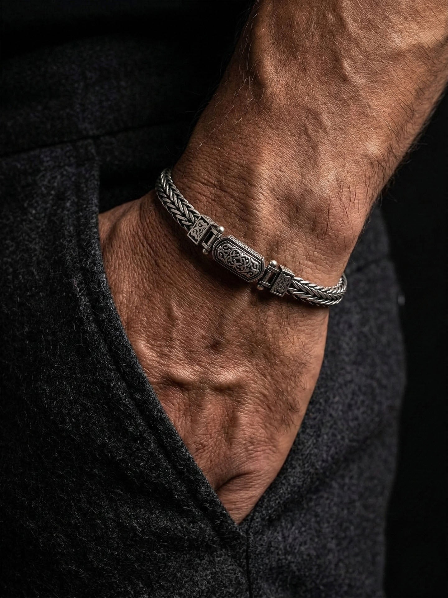 925 Sterling Silver Men's Bracelet - Oxidized Thick Handcrafted Herringbone Chain with Custom Patterned Clasp