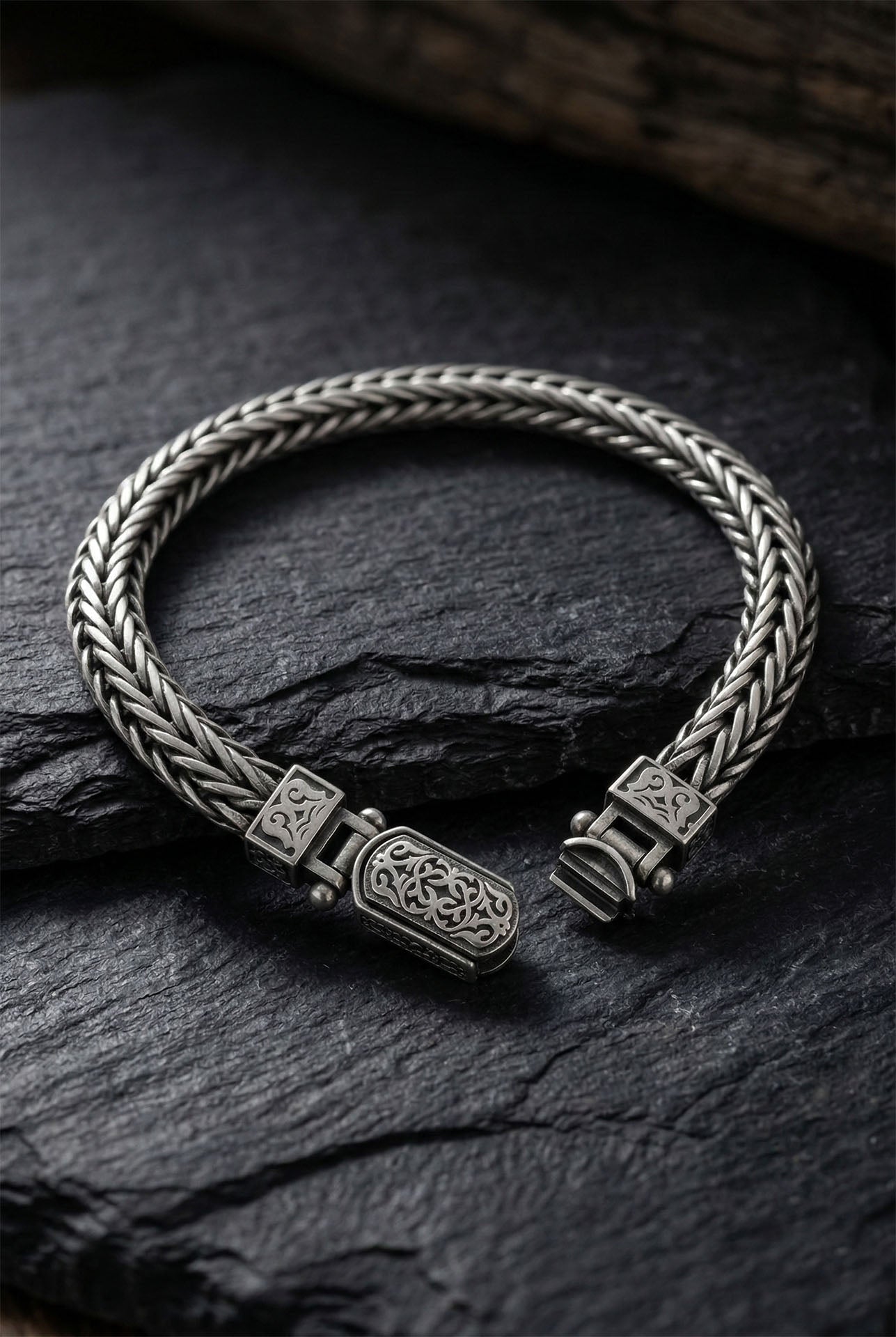 925 Sterling Silver Men's Bracelet - Oxidized Thick Handcrafted Herringbone Chain with Custom Patterned Clasp