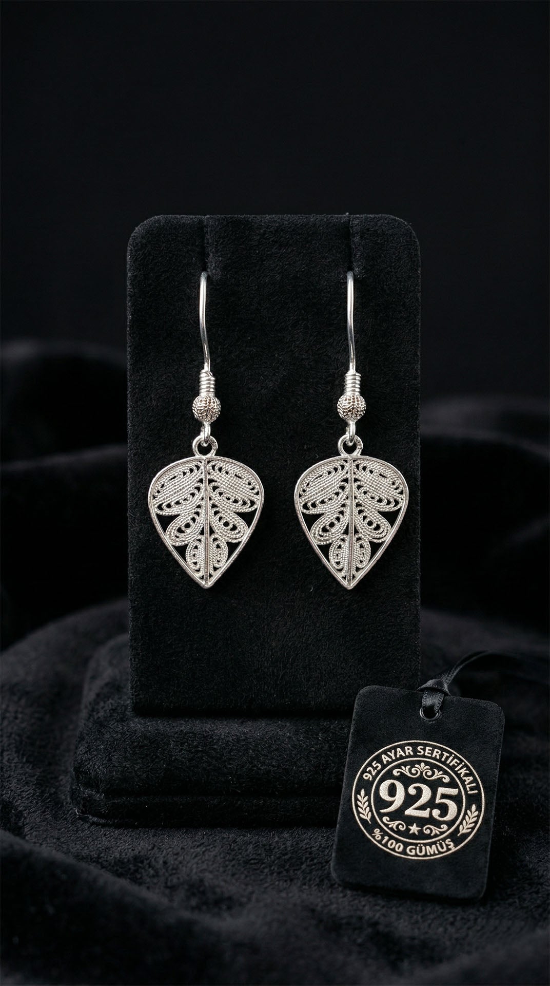 Traditionelle Ohrhänger mit filigranem Blattmotiv aus 925er Sterlingsilber