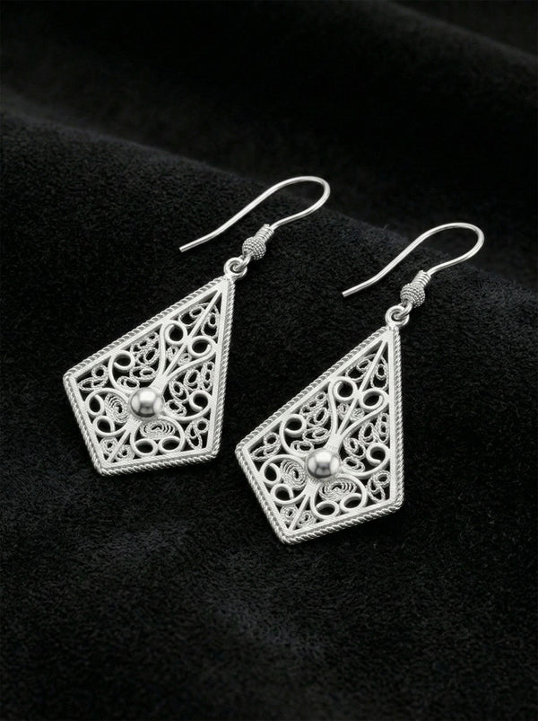Traditional Filigree Diamond-Cut Chic Drop Earrings Silver