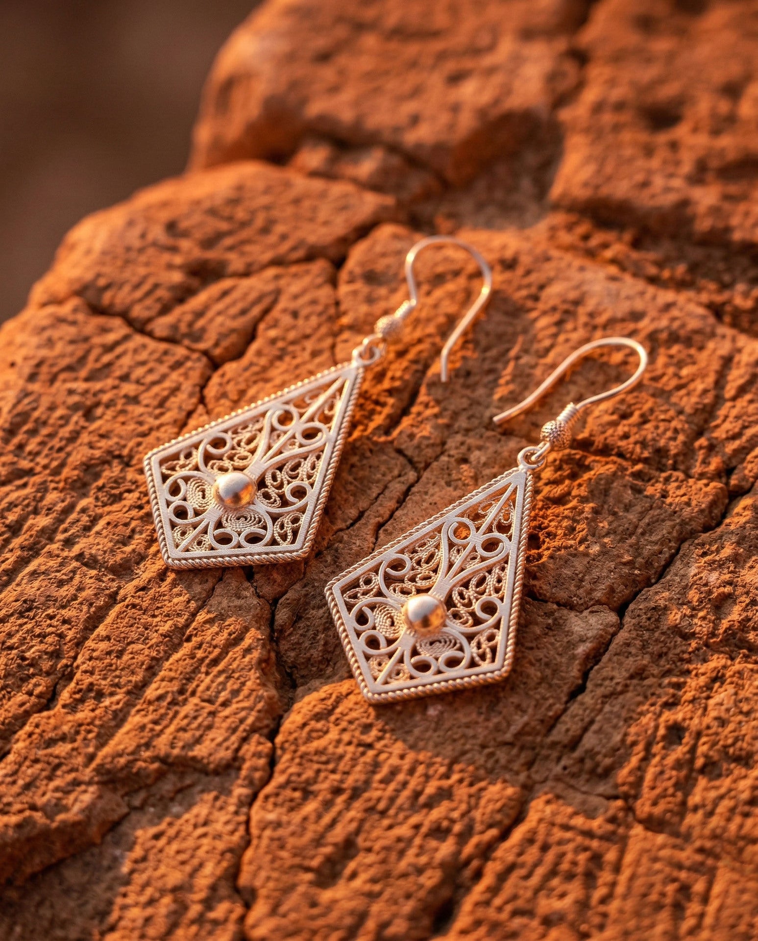 Traditional Filigree Diamond-Cut Chic Drop Earrings Silver