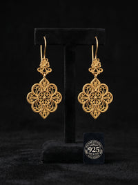 Ohrhänger aus 925 Sterling Silber mit traditioneller Filigranarbeit und goldenen Spitzendetails