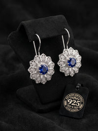 Ohrhänger aus 925er Sterlingsilber mit Saphir-Gänseblümchen-Filigran