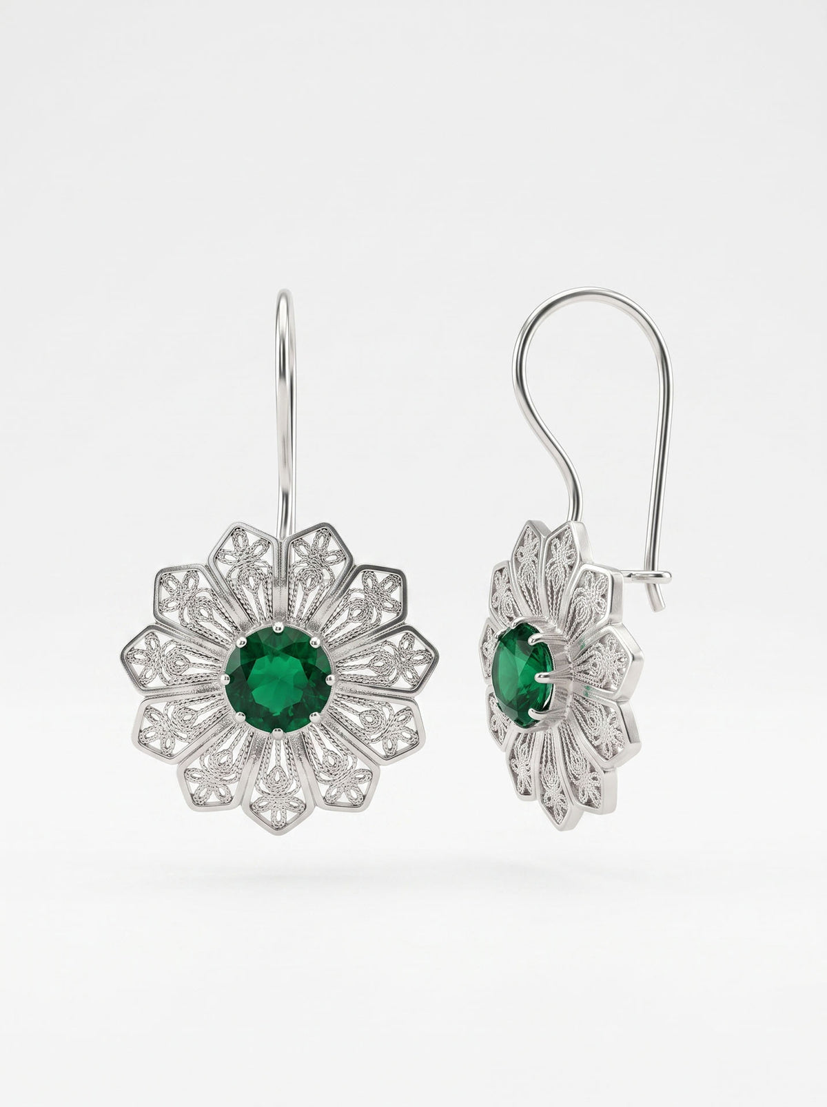 925er Sterlingsilber Smaragd Gänseblümchen filigrane Hängeohrringe