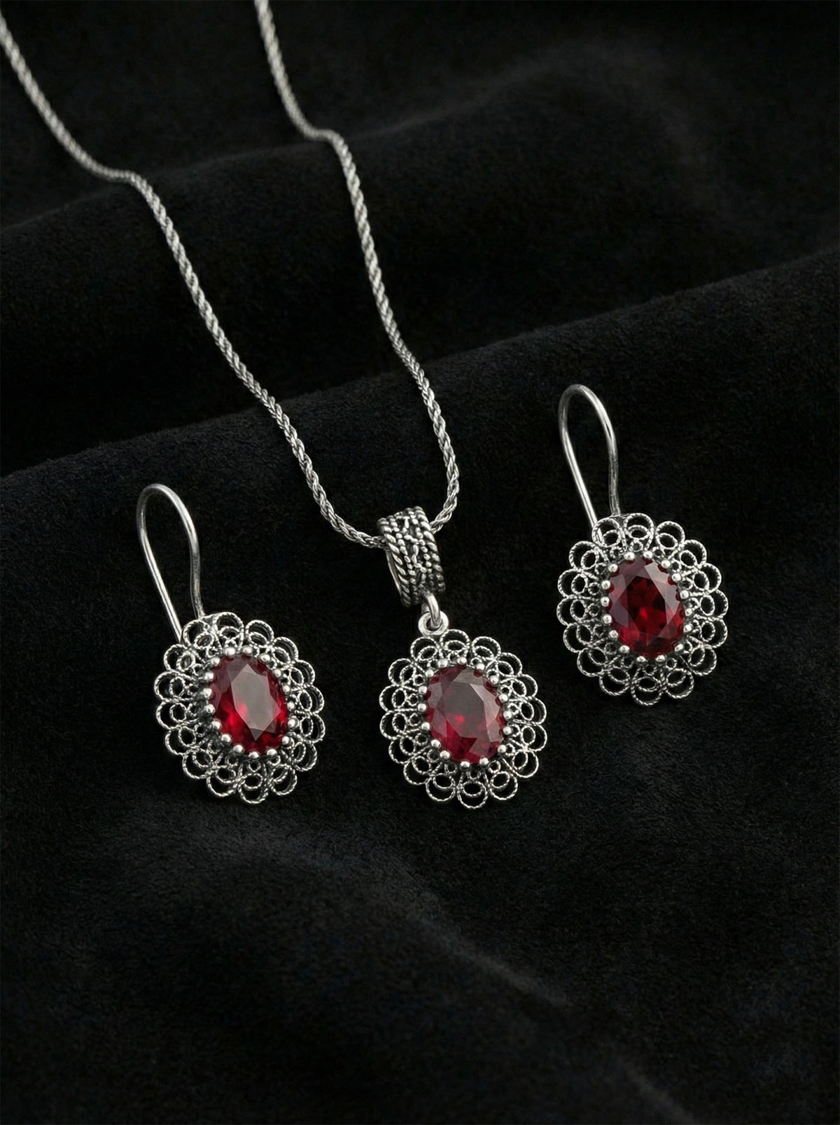 Garnet Oval Filigree Necklace & Earrings Set in 925 sterling silver