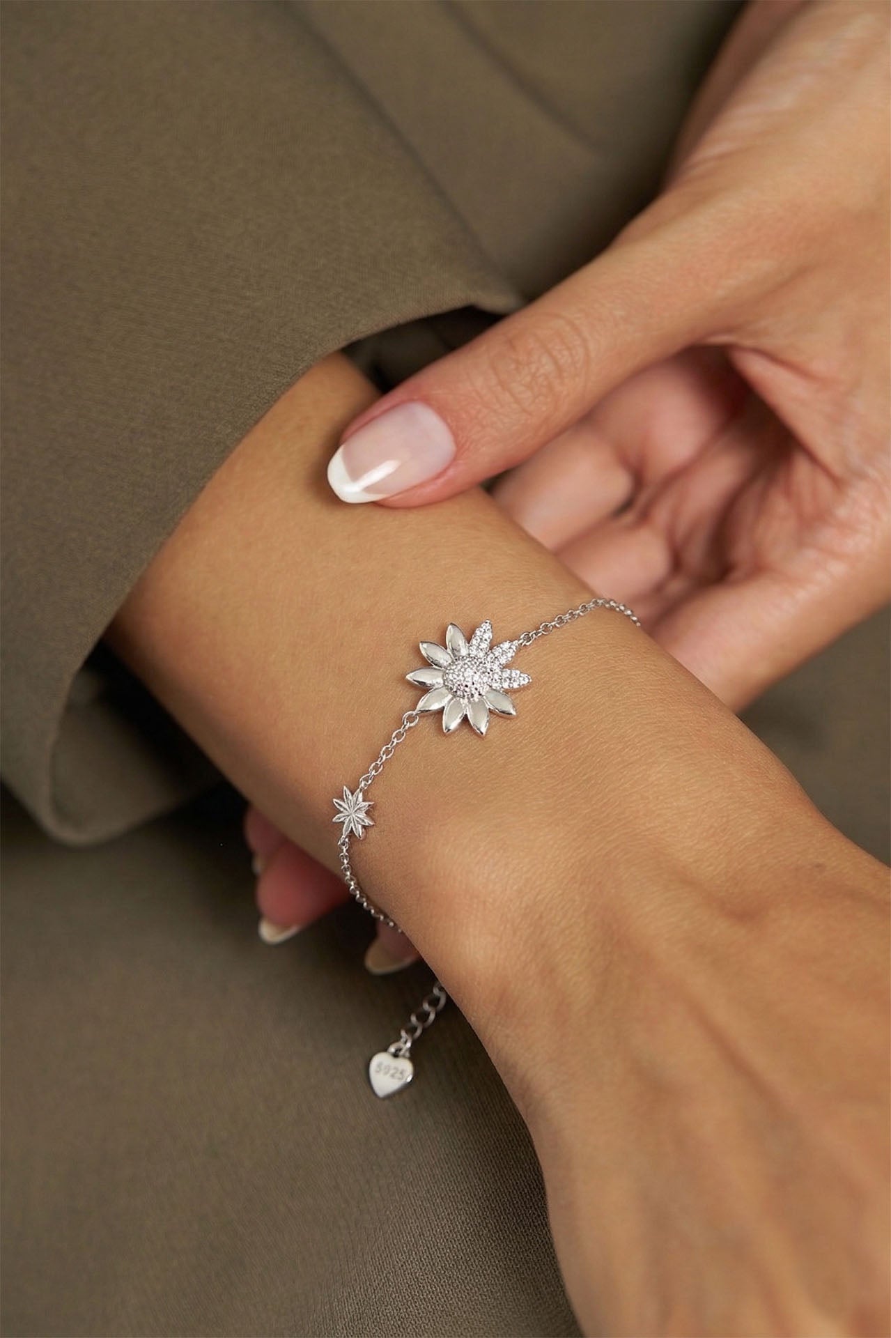 CZ Daisy Bracelet Rhodium Plated Silver