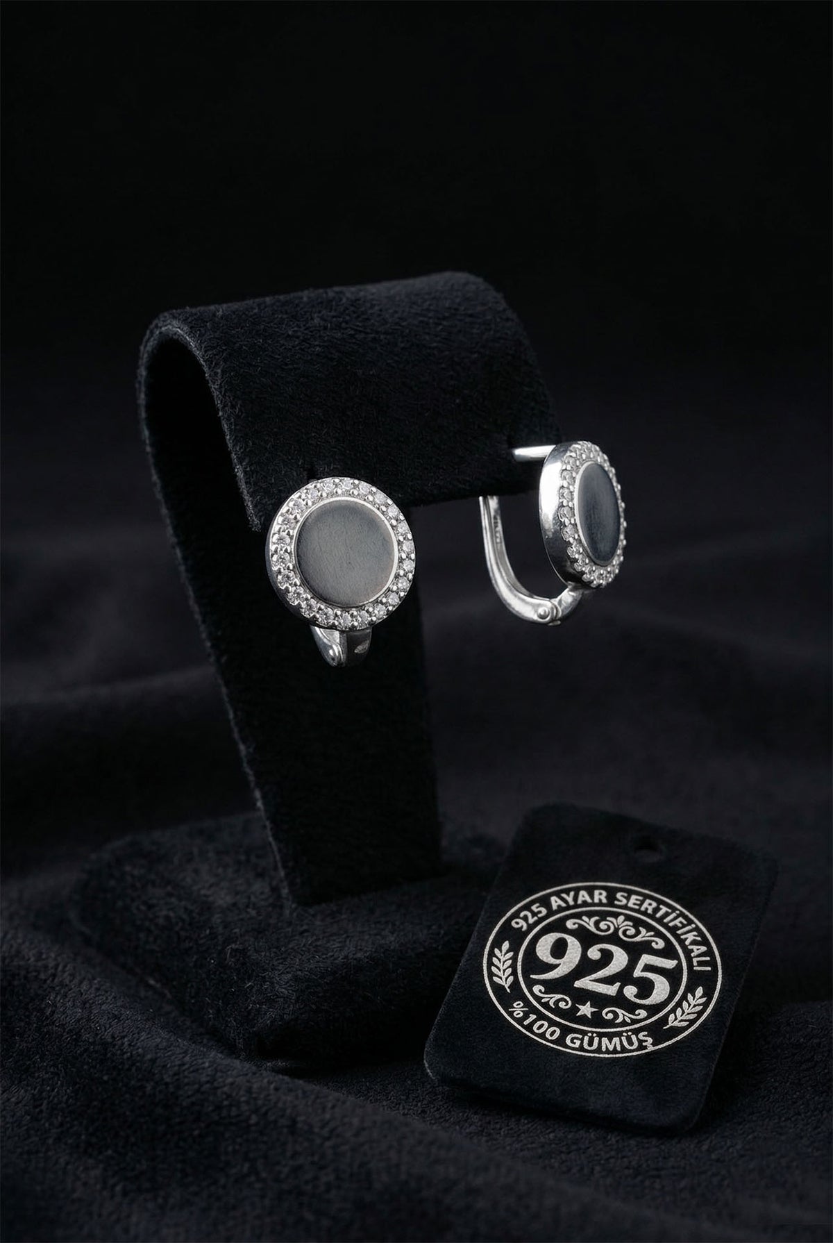 Anpassbare runde Klappbrisuren mit Zirkonia-Halo aus 925er Sterlingsilber