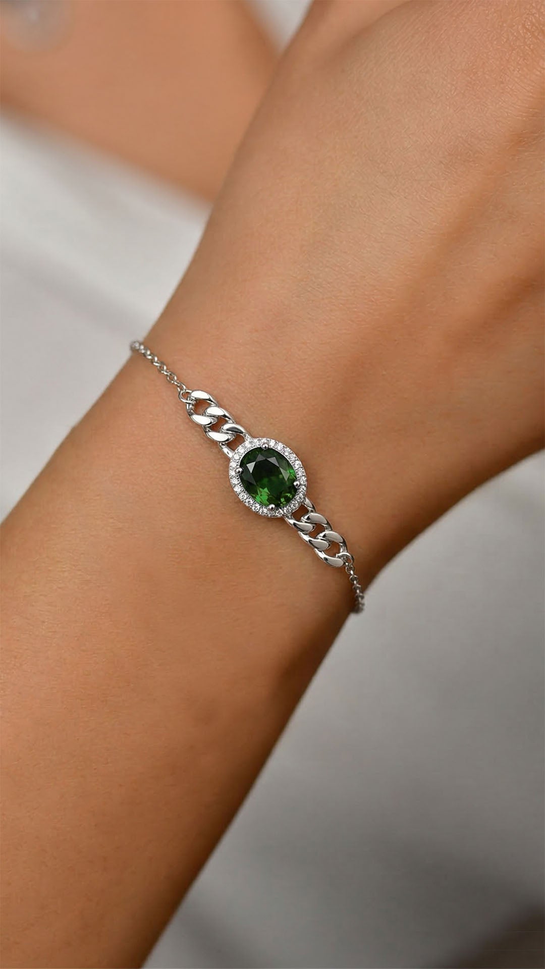 Emerald Green Gourmette Chain Detailed Bracelet Rhodium Plated Silver