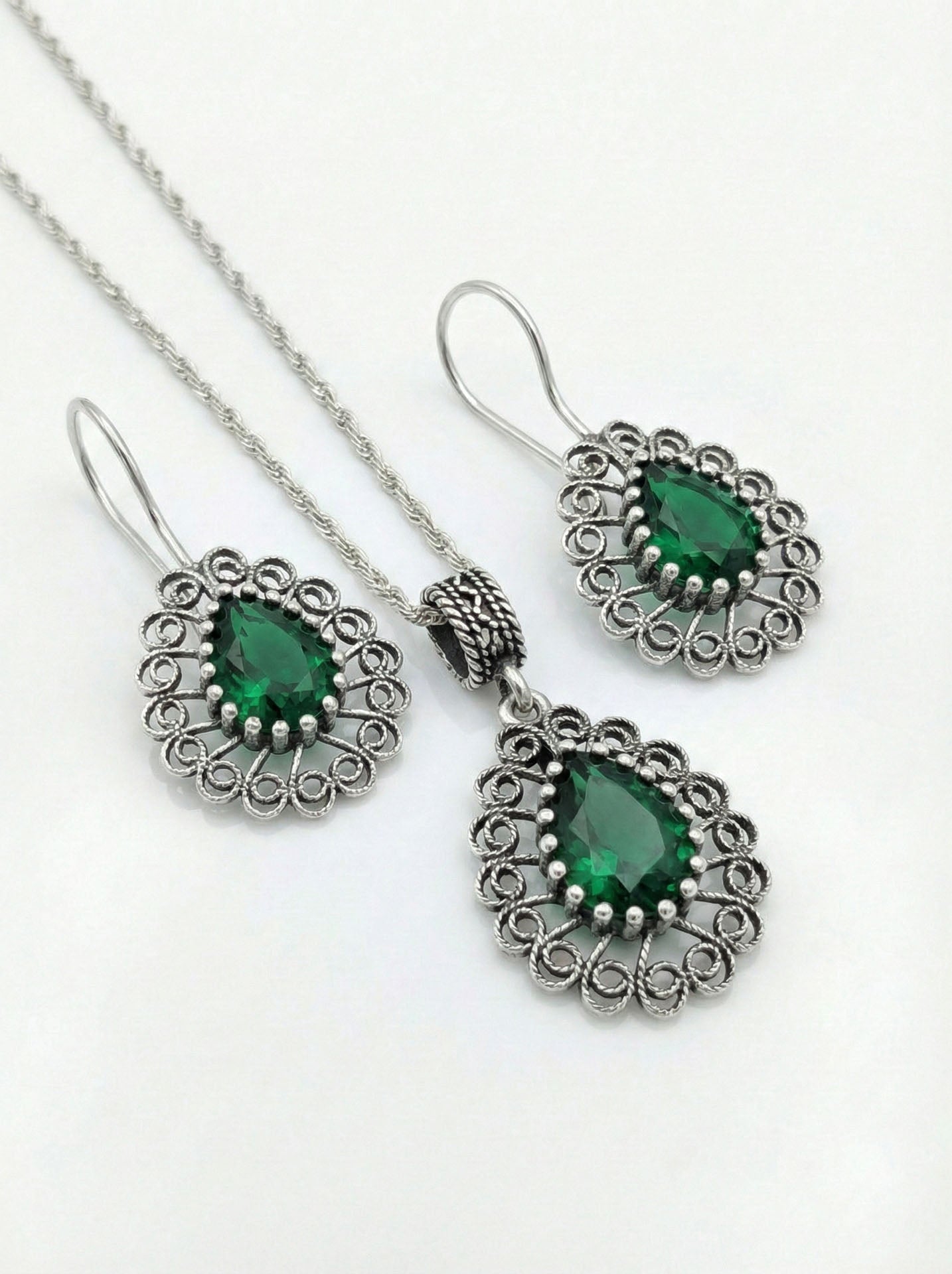 Emerald Handmade Traditional Drop Filigree Necklace & Earrings Set Silver