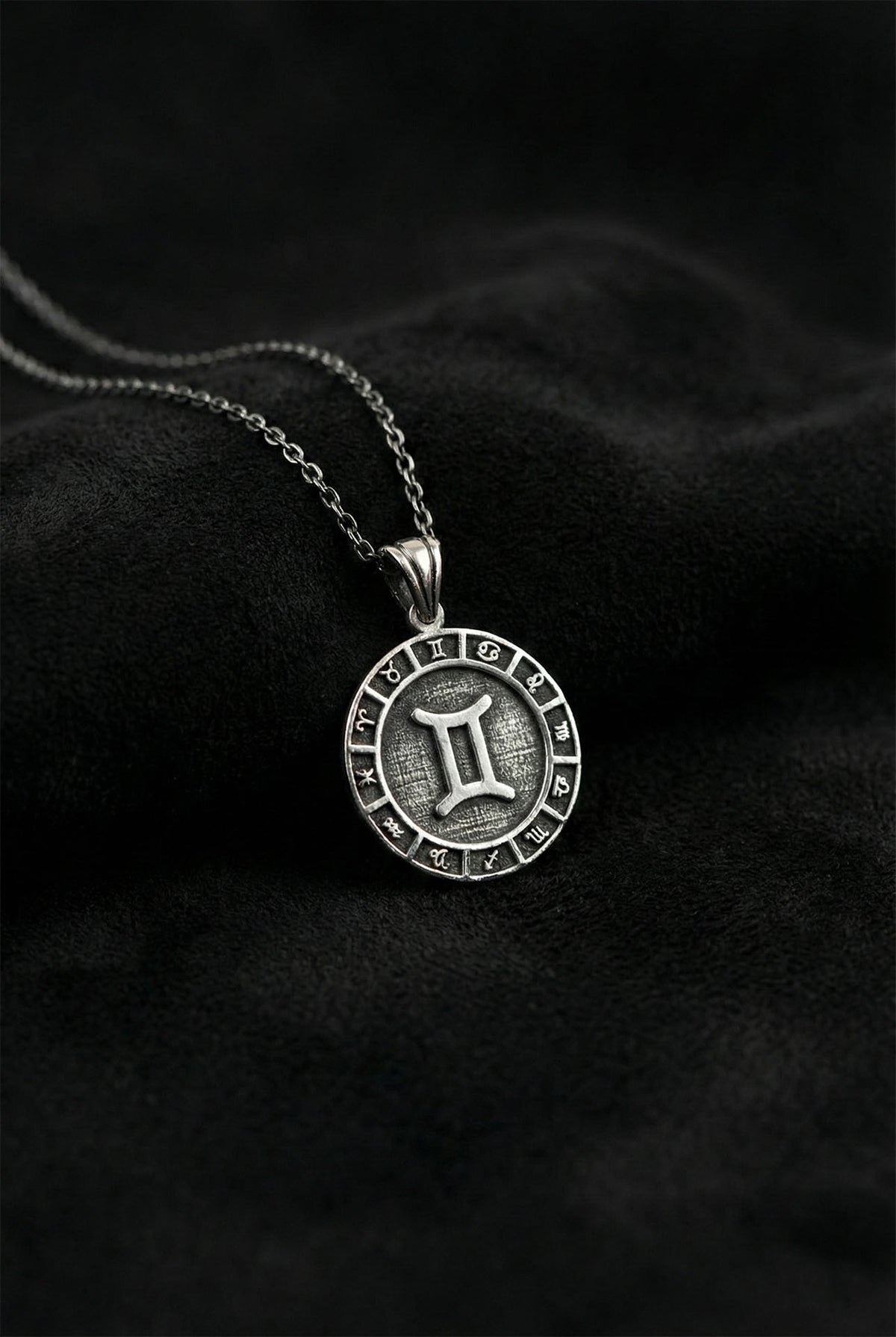 Gemini Zodiac Sign Wheel Medallion Necklace in 925 sterling silver