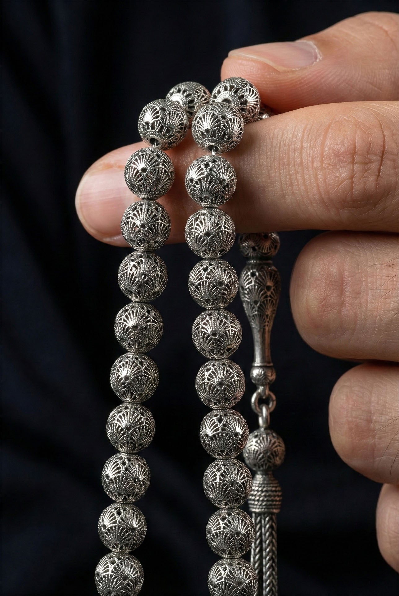 Globe Cut Barleycorn Tassel Wrist Embroidered-Style Traditional Prayer Beads Silver