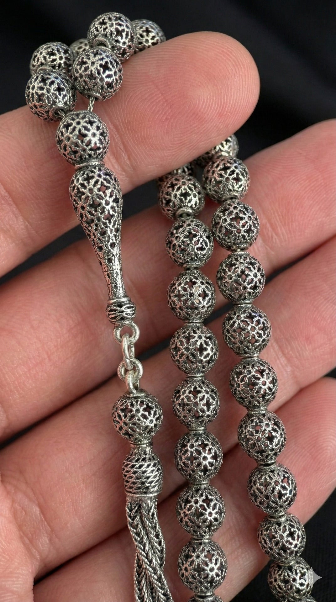 Globe Cut Tassel Wrist Clover Embroidered-Style Traditional Prayer Beads Silver