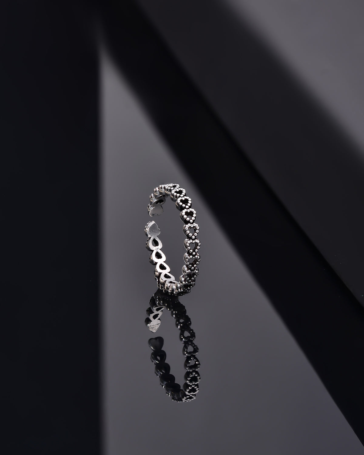 Oxidized Heart Eternity Ring - Adjustable in 925 sterling silver - view 3