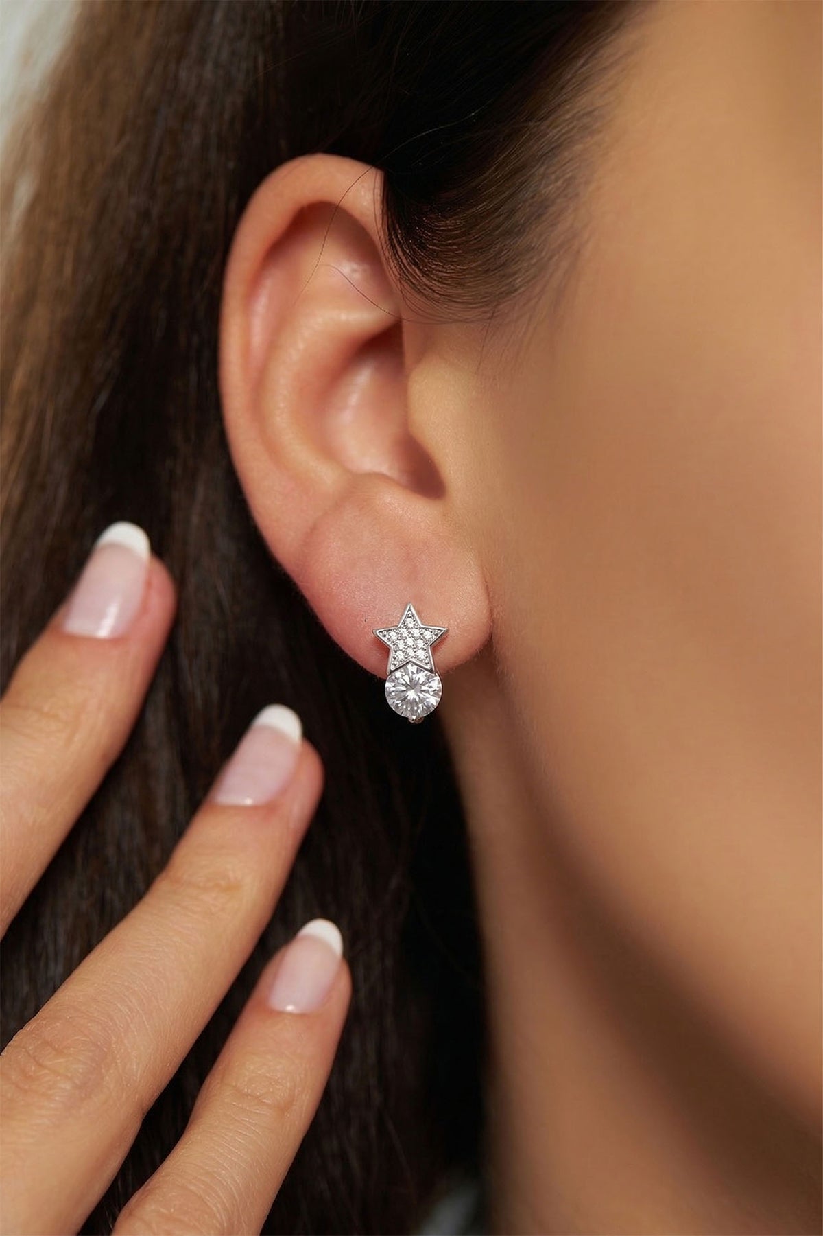 Rhodium Solitaire & Zircon Star Leverbacks in 925 sterling silver - view 2