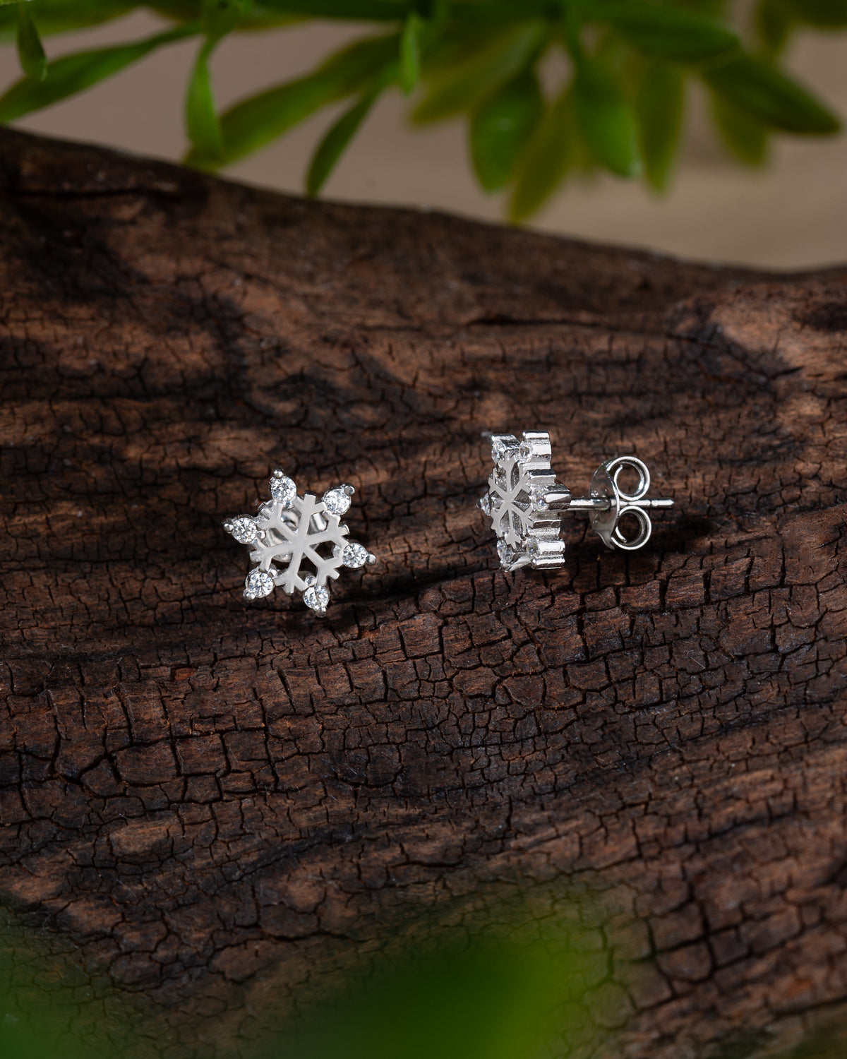 Rhodinierte Schneeflocken-Ohrstecker mit Zirkonia | 925er Silber