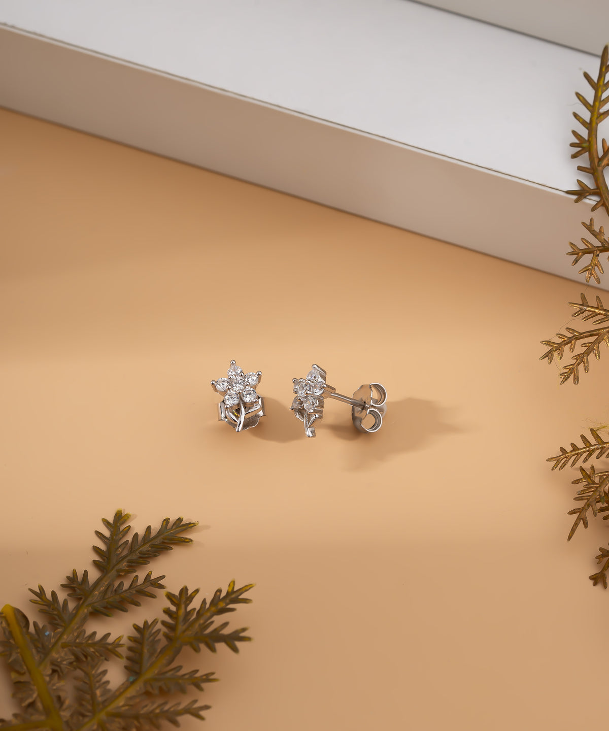 Rhodium Daisy Flower Zircon Stud Earrings in 925 sterling silver - view 3