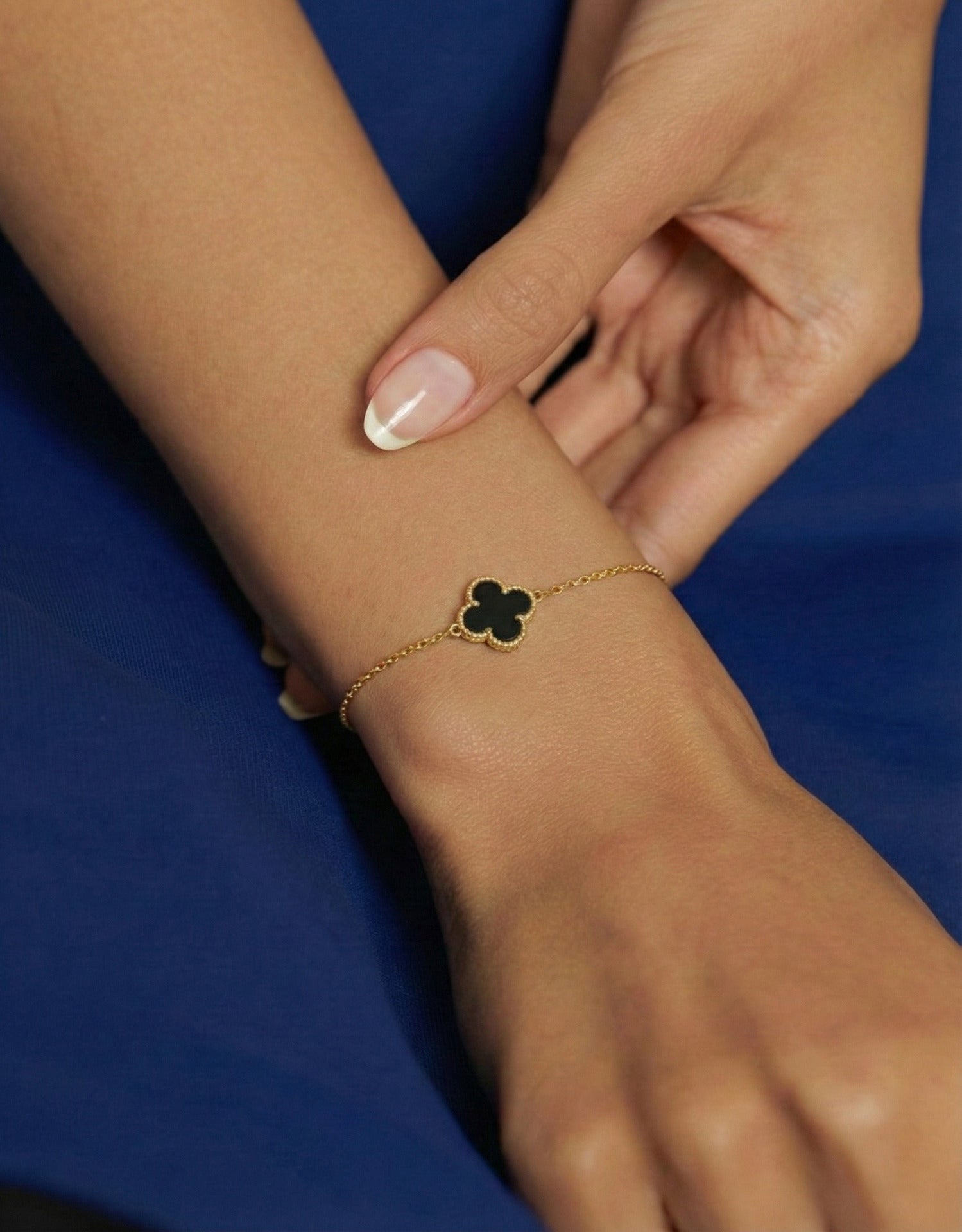 White Mother of Pearl Single Clover Bracelet Gold Plated Silver