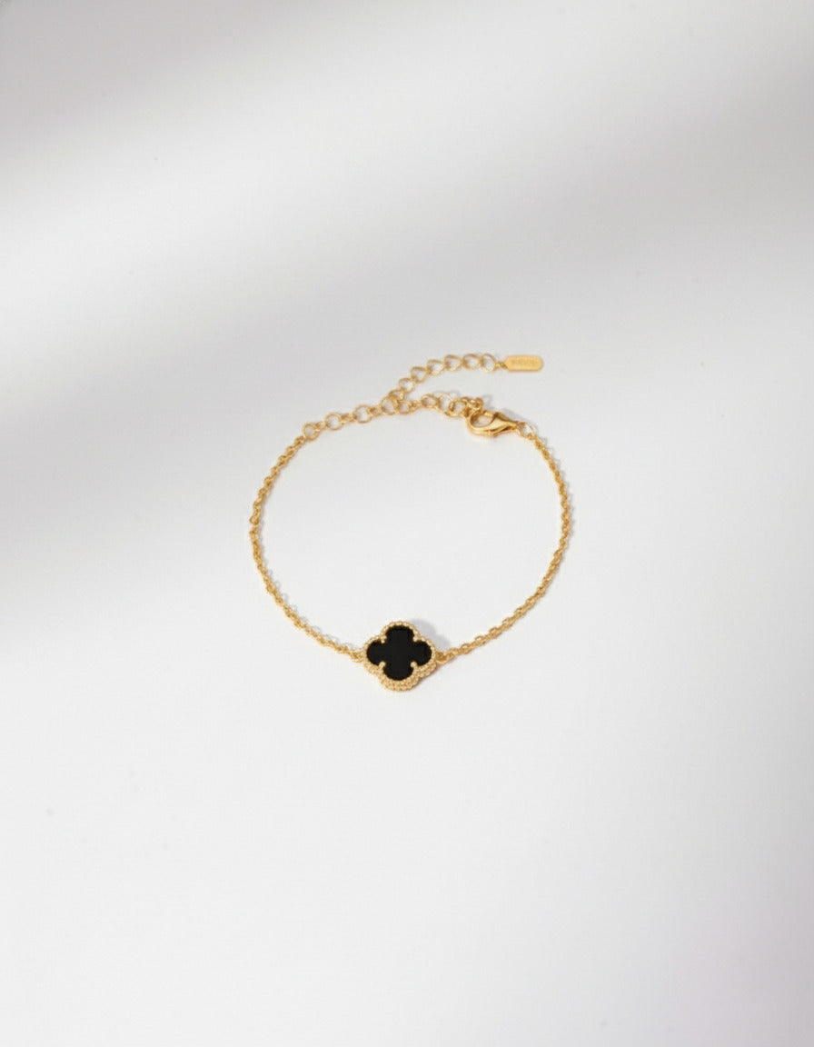 White Mother of Pearl Single Clover Bracelet Gold Plated Silver