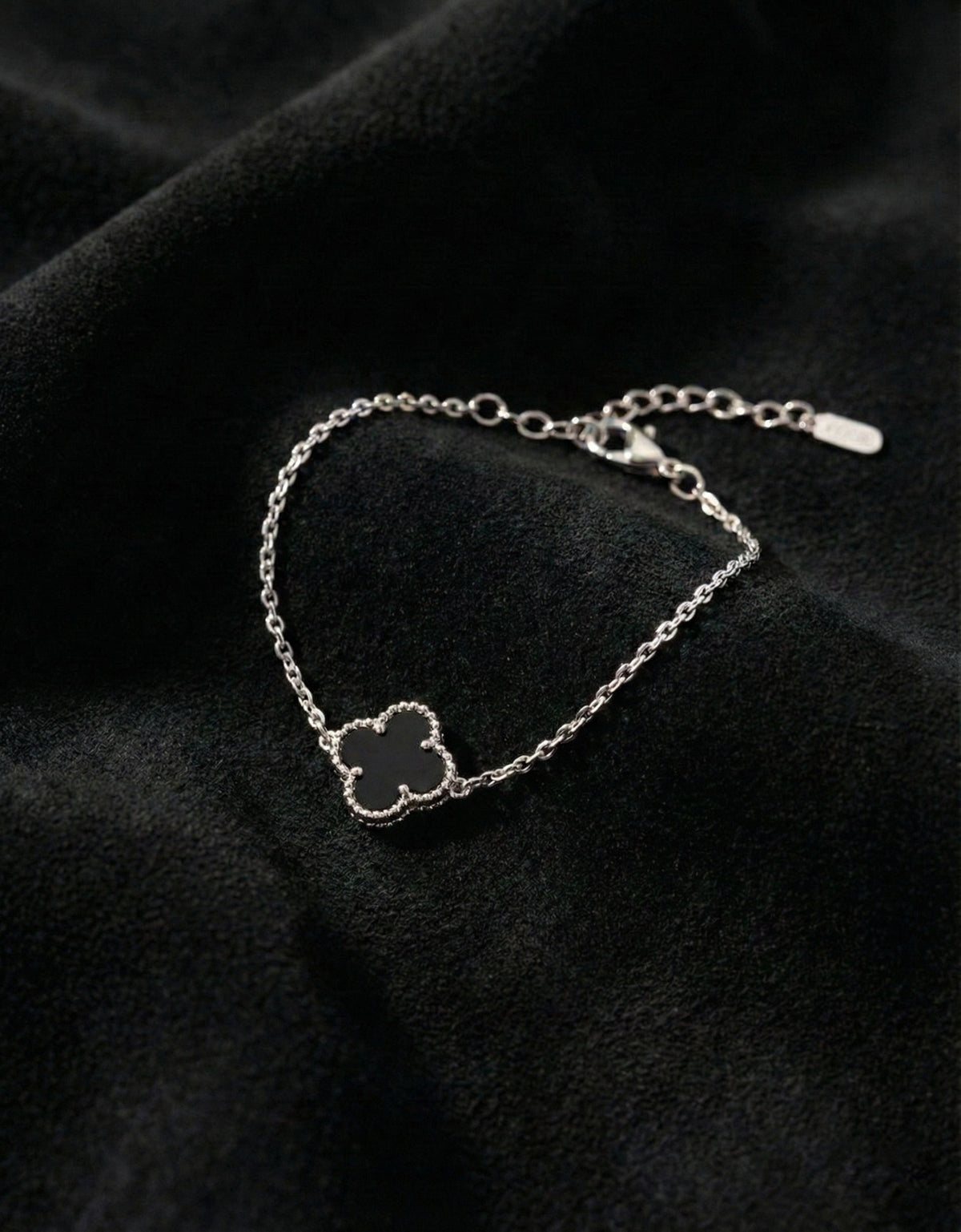 Rhodium Black Onyx Single Clover Bracelet in 925 sterling silver
