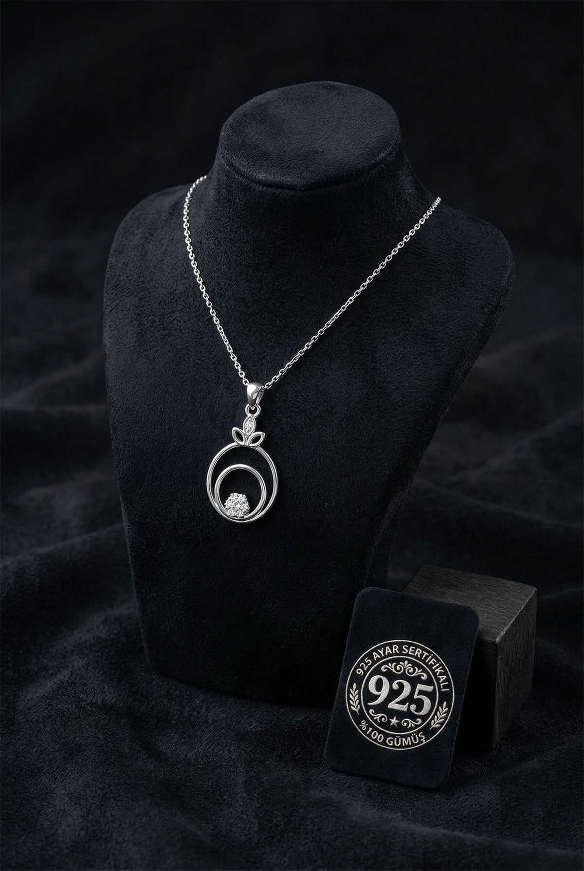 Rhodium Floral Circle Necklace with Zircon in 925 sterling silver - view 3