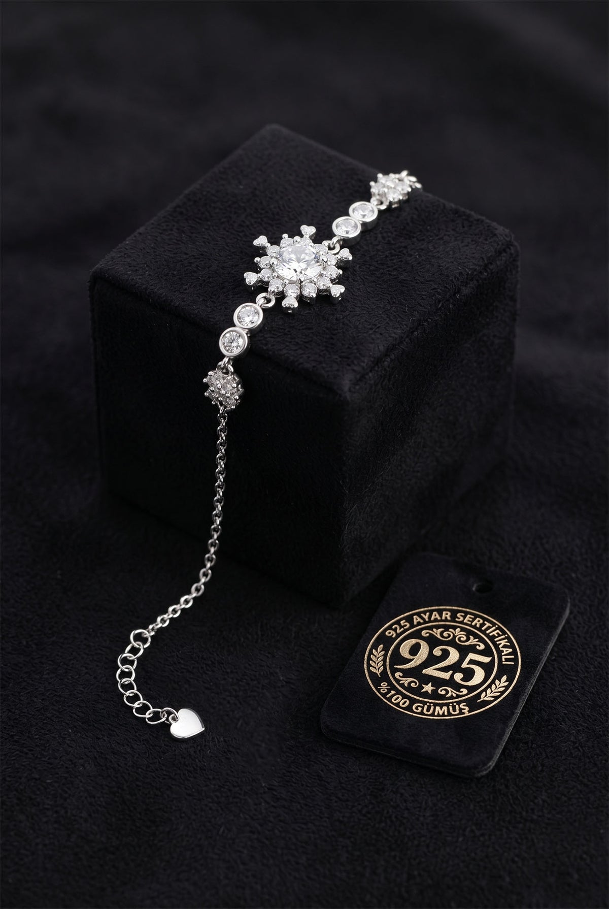 Rhodium Snowflake Zircon Bracelet Clover Detail in 925 sterling silver