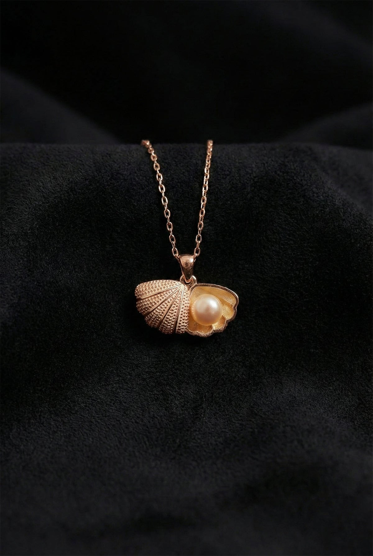 Rose Gold Pearl Oyster Shell - Pendant Necklace in 925 sterling silver