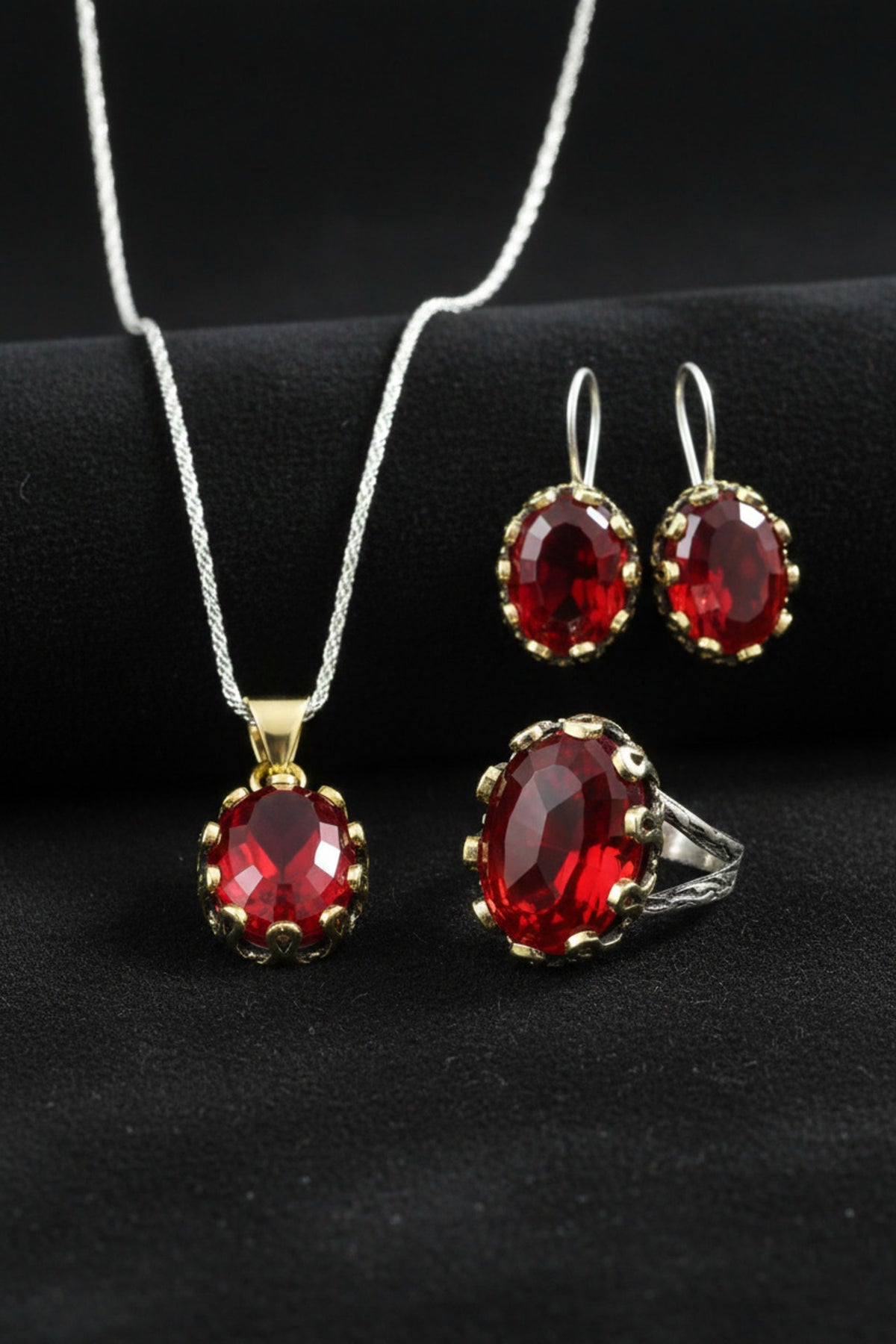 Gilded Oval Garnet Gemstone Jewelry Set in 925 sterling silver