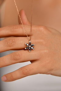 Mistik Topaz Taşlı Rose Lotus Çiçeği Gümüş Kolye