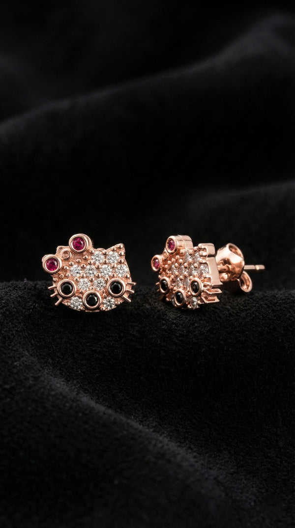 Mix Taşlı Rose Hello Kitty Çivili Minimal Gümüş Küpe