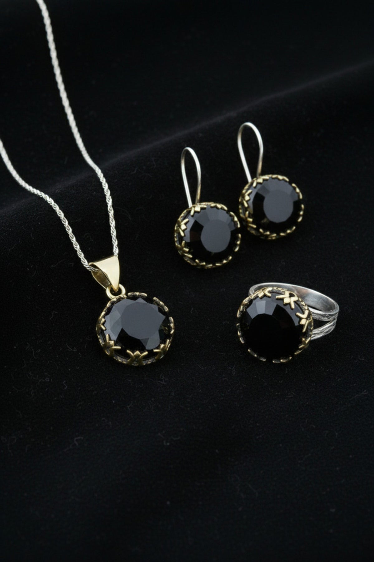 Gilded Round Tulip Onyx Gemstone Jewelry Set in 925 sterling silver