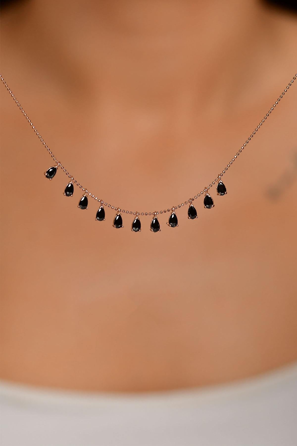 Rose Shakira Teardrop Silver Necklace with Onyx Stone