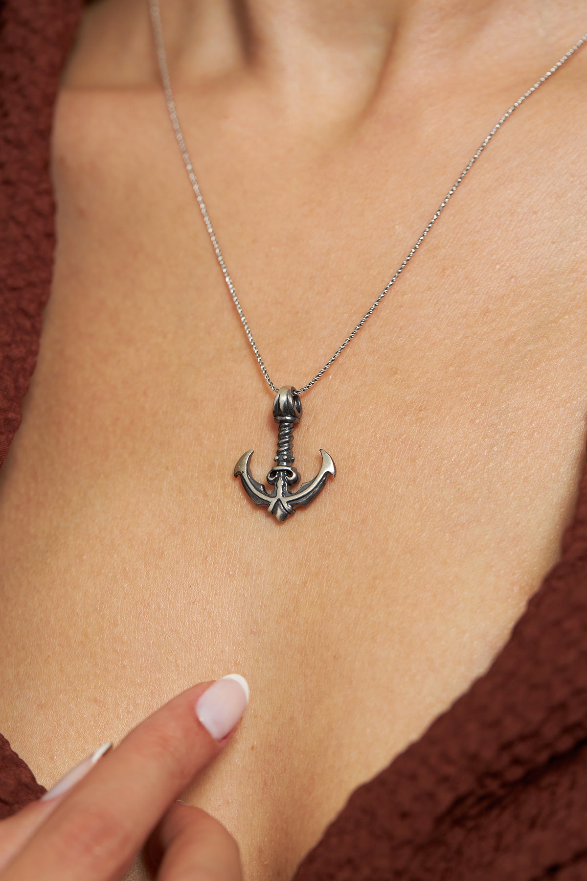 Oxidized Vintage Anchor Pendant Necklace in 925 sterling silver - view 3