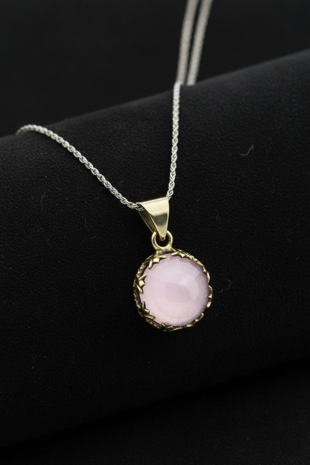 Gilded Tulip Rose Quartz Pendant Necklace in 925 sterling silver