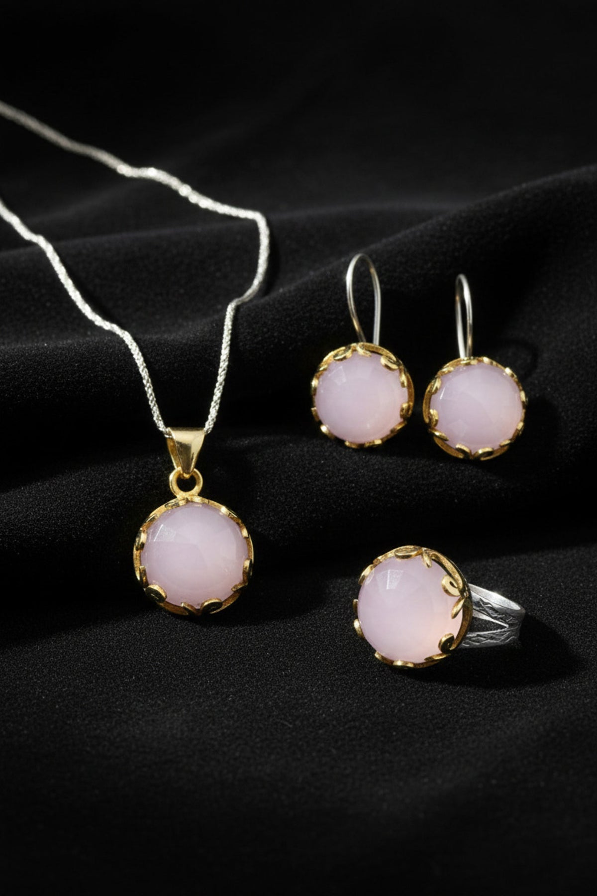 Gilded Round Vav Pink Quartz Jewelry Set in 925 sterling silver